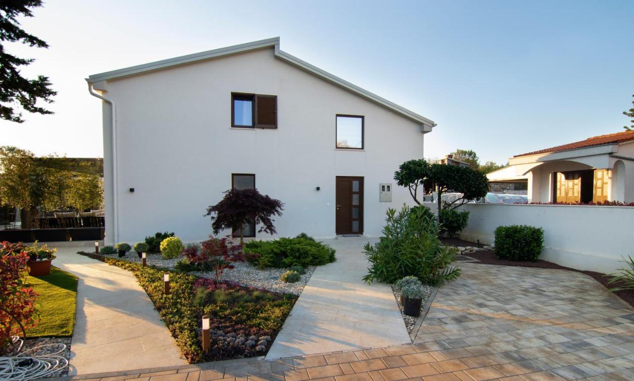 Villa Caprice - Krk Milohnici Buitenkant foto
