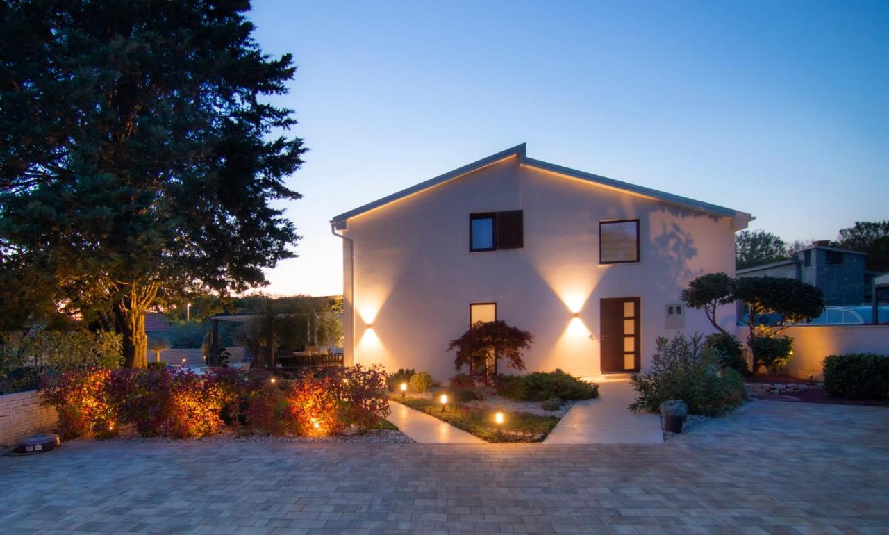 Villa Caprice - Krk Milohnici Buitenkant foto