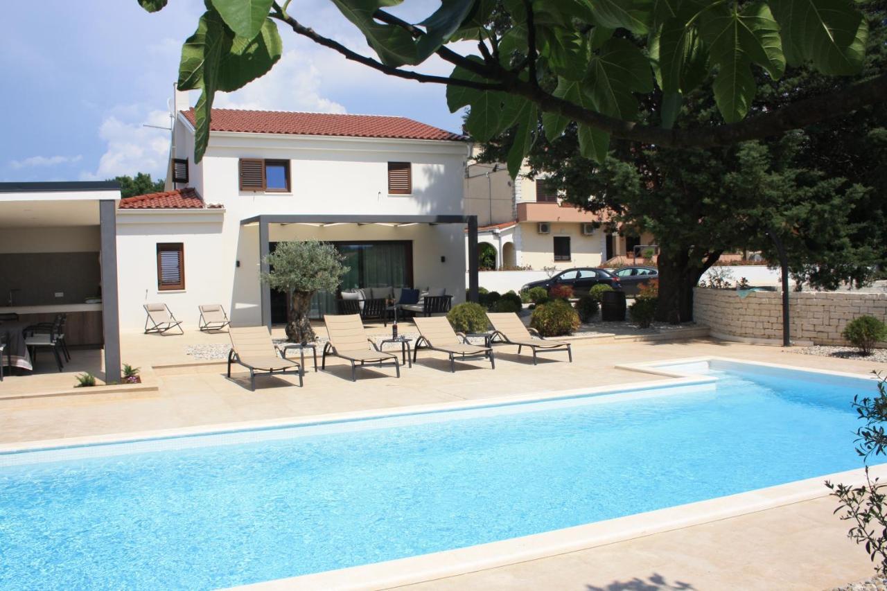 Villa Caprice - Krk Milohnici Buitenkant foto
